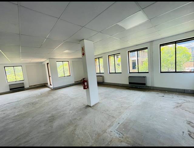 197M² OFFICE TO LET IN VORNA VALLEY